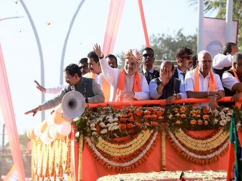 कर्नाटक में रोड शो में शामिल हुए गृहमंत्री अमित शाह. (फोटो-@BJP4India) 