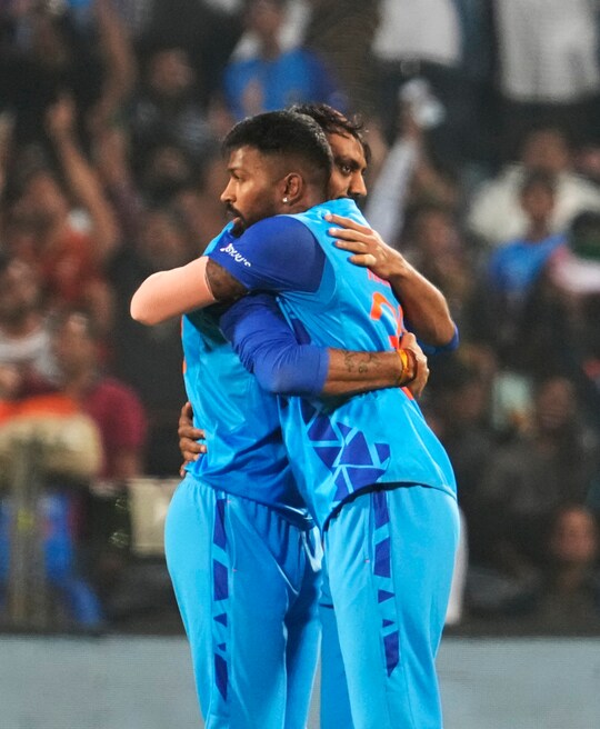 IND vs SL 3rd T20: भारत और श्रीलंका के बीच सीरीज अभी 1-1 से बराबर है. AP) 