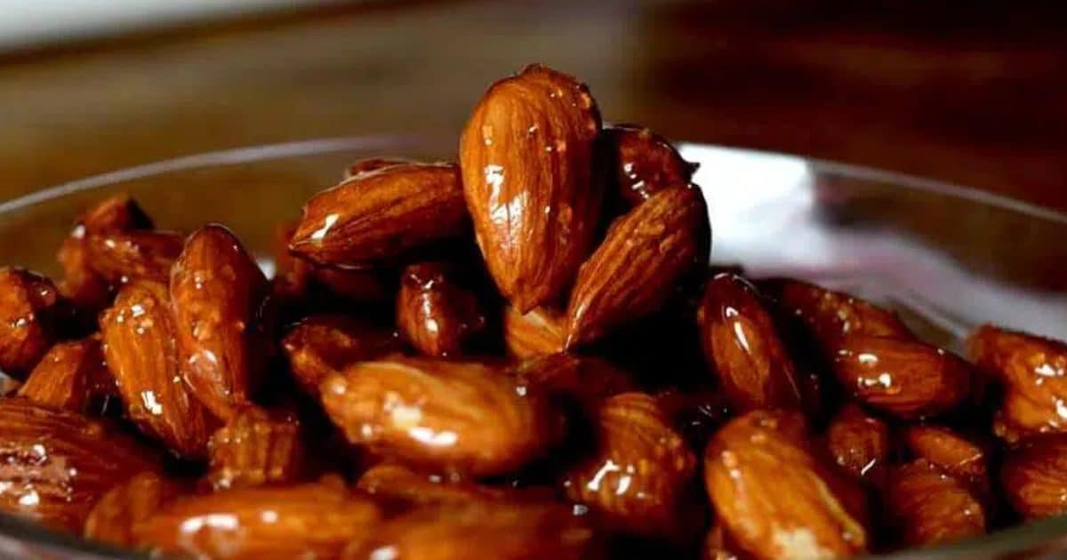 Eat almonds empty stomach in the morning with this thing not in water, you will be surprised to know the health benefits