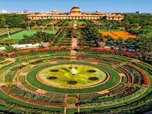 मुगल गॉर्डन का नाम अमृत उद्यान हुआ, पक्ष-विपक्ष में बयानबाजी हुई तेज