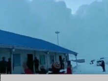 Video: जम्मू-कश्मीर में फिर आया बर्फीला तूफान, डरकर बंकरों में घुसे लोग