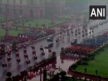 बारिश के बीच 'बीटिंग द रिट्रीट' समारोह, सैन्य बैंड ने किया मंत्रमुग्ध
