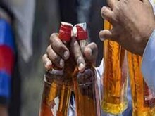 खोदी सड़क; निकली शराब! मुजफ्फरपुर में शराब तस्करों ने अपनाया नायाब तरीका