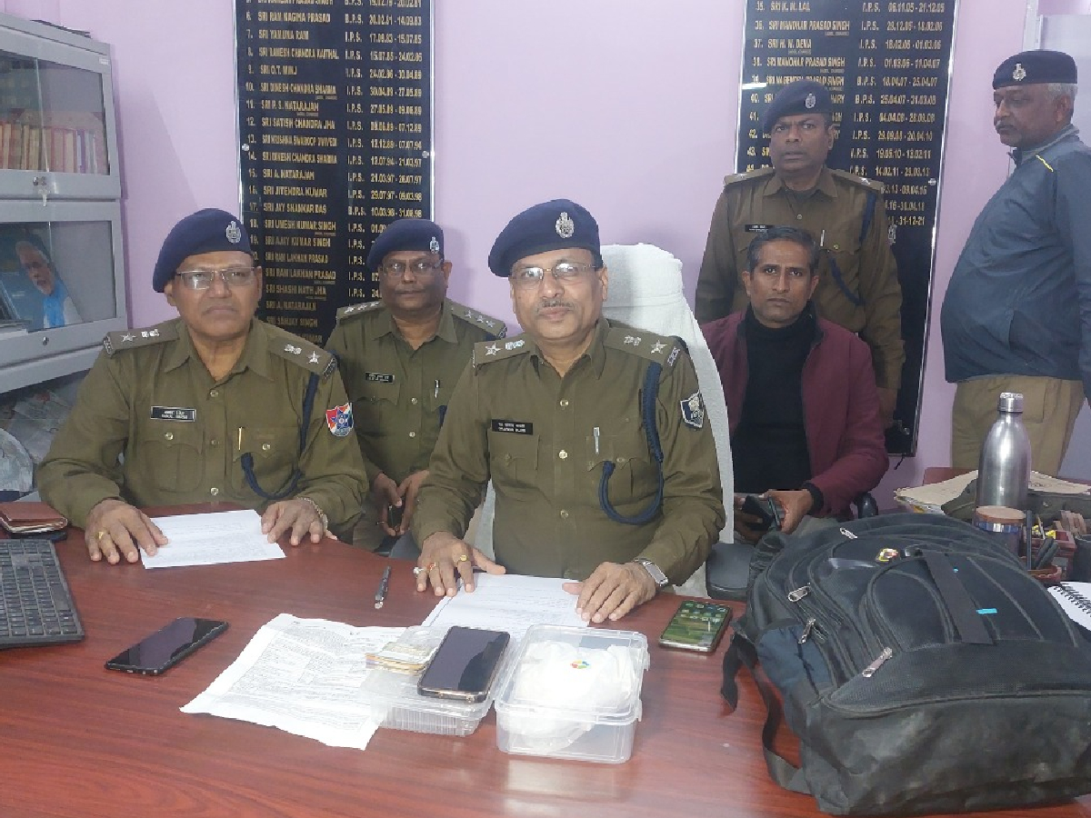 कटिहार आरपीएफ ने हेरोइन और ब्राउन शुगर पकड़ी (News18 Hindi)