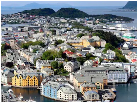 यूरोपीय महाद्वीप के खूबसूरत देश नॉर्वे को दुनिया के अमीर देशों में गिना जाता है. (फोटो साभार: AP)