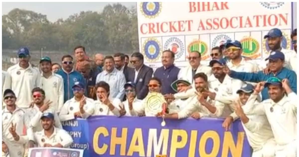 Ranji Trophy बिहार क्रिकेट टीम ने रचा इतिहास, प्लेट ग्रुप की ट्रॉफी