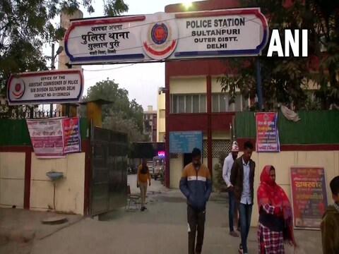 दिल्ली के सुल्तानपुरी में दिल दहला देने वाली घटना सामने आई है. (Photo-ANI)