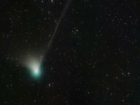 50 हजार साल बाद आसामन में नजर आने वाला है हरा धूमकेतु. (फोटो- Dan Bartlett/Nasa/AFP/Getty Images)