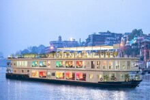 Ganga Vilas Cruise: 5 स्टार होटल जैसी सुविधाएं, 51 दिन में 3200KM का सफर, गंगा विलास क्रूज की Inside Photos