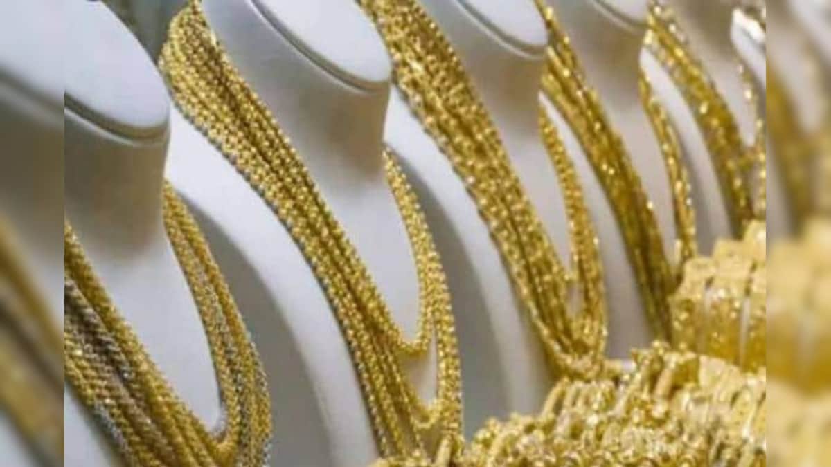 Gold Price Today: सोना हुआ महंगा, चांदी का भाव 70 हजार के पार, जानें 10 ग्राम गोल्ड का रेट