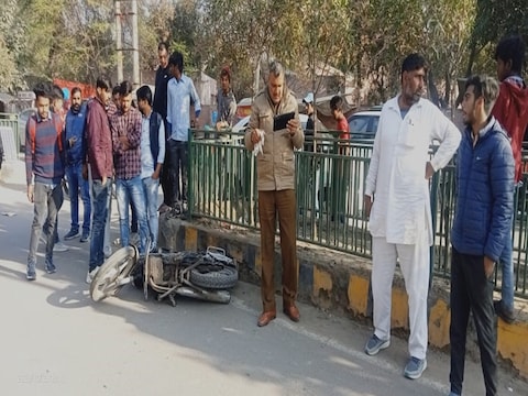 झगड़े में एक युवक पर ताबड़तोड़ फायरिंग की गई. इस दौरान एक युवक गोली लगने से घायल हो गया. 