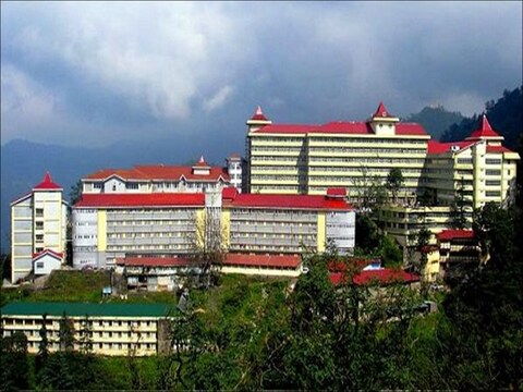 हिमाचल प्रदेश का सबसे बड़ा इंदिरा गांधी मेडिकल कॉलेज शिमला. (FILE PHOTO)