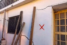 Joshimath Crisis: जोशीमठ में सारी खतरनाक इमारतों को तुरंत गिराएं, लोगों को सुरक्षित स्थान पहुंचाएं- कैबिनेट सचिव का अहम निर्देश