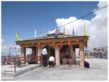 रुद्रप्रयाग के इस मंदिर में होती है अस्थियों की पूजा, जानें इतिहास