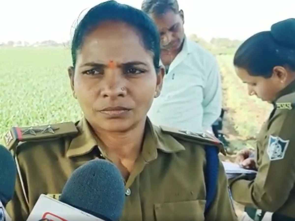  लोगों ने महिला के आत्महत्या करने या फिर शराबी पति द्वारा तीनों को कुएं में फेंकने की आशंका जताई है. लोगों ने बताया कि हादसे से पहले पति-पत्नी नर्मदा किनारे भट्यान से संत सीयाराम बाबा के दर्शन कर लौटे थे.
