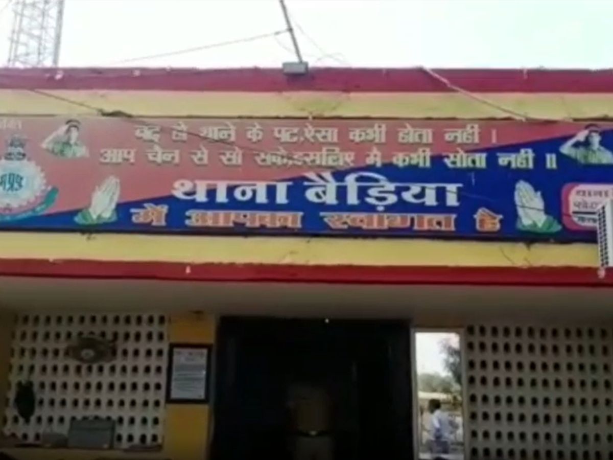  बता दें, बलिराम ग्राम गान्धवा थाना पिपरा जिला खंडवा निवासी है. वह बेड़िया मिर्च मंडी में मजदूरी करता है. पुलिस ने दोनों तीनों शव निकालकर पोस्टमॉर्टम के लिए भेज दिए हैं.