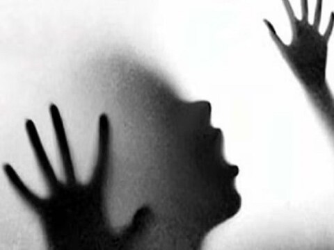  यूपी के कौशाम्बी में एक महिला शनिवार को एक कटी उंगली लेकर थाने पहुंची तो लोग चौंक गए. (सांकेतिक फोटो)