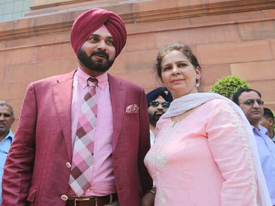 पंजाब कांग्रेस के पूर्व अध्यक्ष नवजोत सिंह सिद्धू की पत्नी को स्टेज 2 कैंसर का पता चला है. (File Photo)