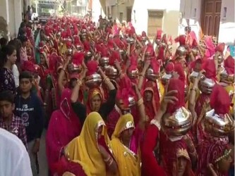 इस कार्यक्रम का उद्देश्य पालीवाल समाज को एकजुट करने के साथ ही समाज की कुरीतियों को दूर करना था. इस अवसर पर महाप्रसादी का आयोजन किया गया. इसमें हजारों की संख्या में लोगों ने प्रसाद लेकर इस आयोजन को सफल बनाया. आयोजन के बाद पालीवाल समाज एक हर एक शख्स काफी खुश दिखाई दे रहा है.