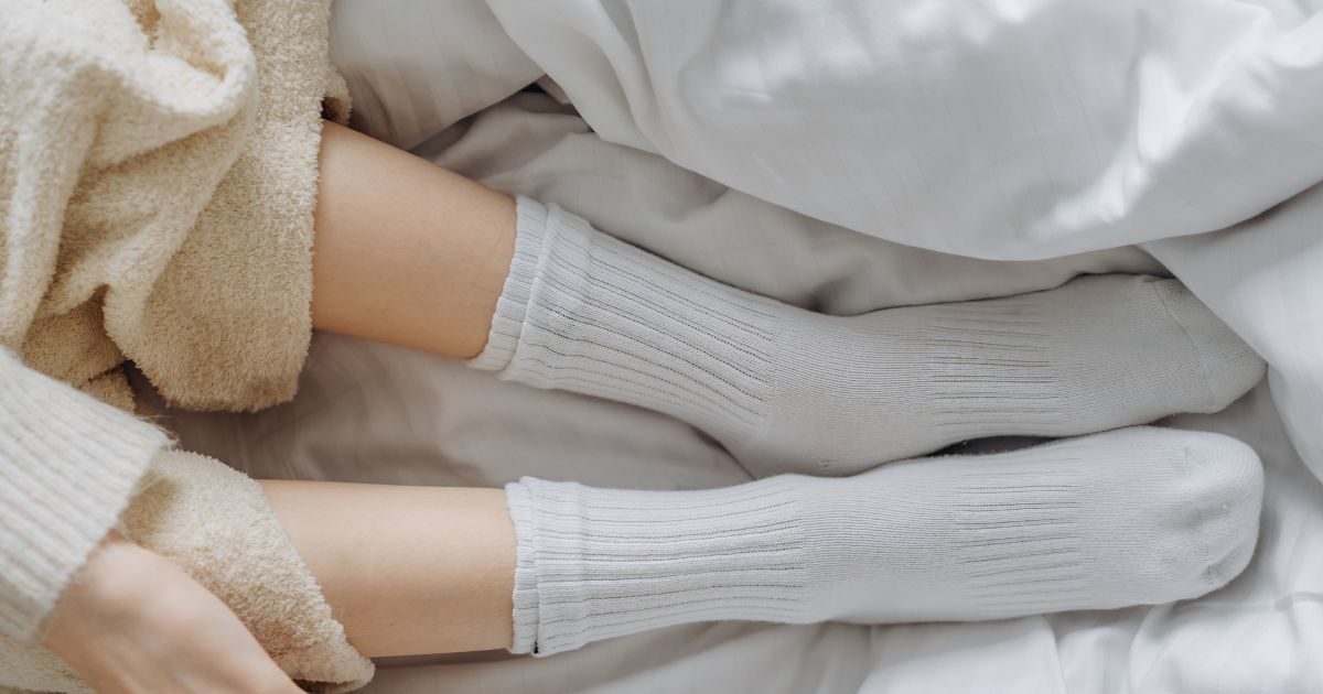 Is it okay to sleep wearing socks? What are its side effects? This is