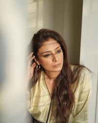  जब दोनों की अफेयर की खबरें सामने आई तो उसके कुछ दिनों बाद दोनों के रास्ते अलग हो गए और दोनों की बीच ब्रेकअप हो गया था. साजिद के साथ ब्रेकअप के बाद तब्बू की जिदंगी में साउथ के दिग्गज अभिनेता नागार्जुन की एंट्री हुई. कई मीडिया रिपोर्ट्स में ये दावे किए गए कि नागार्जुन के साथ तब्बू का करीब 10 साल से अधिक समय तक अफेयर चला. (फोटो साभारः Instagram @tabutiful)