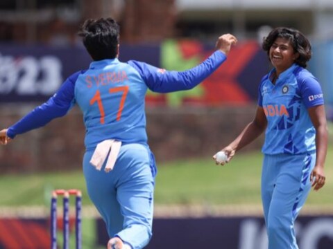 तितास साधु ने अपनी घातक गेंदबाजी से सबको मंत्रमुग्ध कर दिया. (BCCI Women/Twitter)  