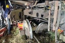 Video: दानापुर में बेपटरी हुई मालगाड़ी, हाईटेंशन तार से टकराई ट्रेन, माल गोदाम यार्ड के पास हुआ हादसा