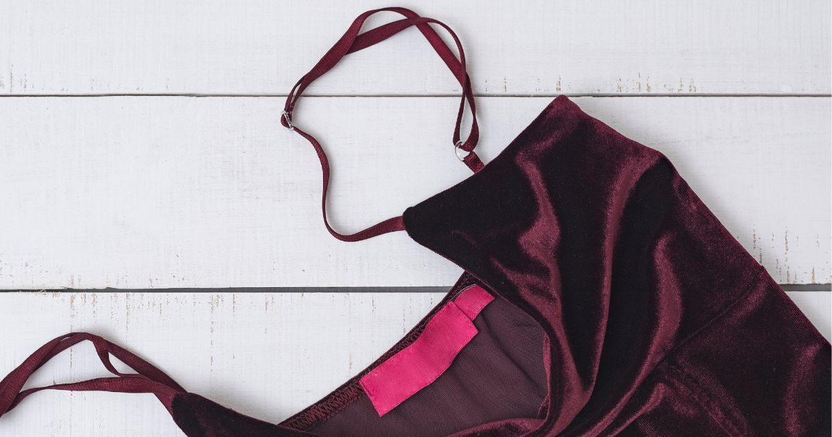 Velvet dress has dirty? Clean it easily at home, it will look