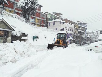  हिमाचल प्रदेश के मौसम विज्ञान के शिमला केंद्र के अनुसार, किन्नौर के कल्पा में सबसे अधिक बर्फबारी हुई है. 30 जनवरी के लिए विभाग ने ऑरेंज अलर्ट जारी किया था.