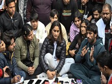 लखनऊ में कैंप...विनेश को आई महिला पहलवानों की कॉल, यहीं से पड़ी विरोध की नींव