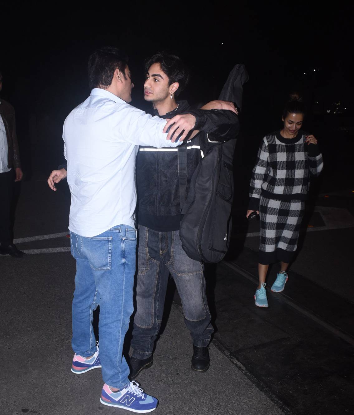 Malaika Arora,Arbaaz Khan,Arhaan Khan,Malaika Arora Arbaaz Khan,Malaika Arora son,Arbaaz Khan son, malaika arora arbaaz khan, arbaaz khan son arhaan malaika arora hugs ex husband, Malaika arbaaz divorce, malaika arbaaz spots together, मलाइका अरोड़ा, अरबाज खान