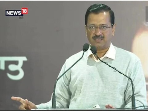 Delhi News: अरविंद केजरीवाल ने कहा कि 2025 तक दिल्ली में 10 हजार से ज्यादा बसें होंगी. (File Photo)