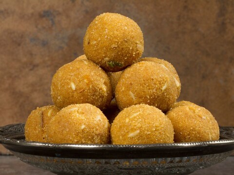 बेसन लड्डू रेसिपी (Besan Laddu Recipe). Image-Canva