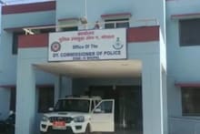 रिश्तेदार को फोन कर बोला अलविदा, फिर पत्नी और 4 बच्चों संग ठेकेदार ने किया ऐसा काम कि सब दहल गए