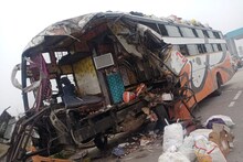 Accident on Expressway: आगरा-लखनऊ एक्‍सप्रेसवे पर स्‍लीपर बस ने DCM में मारी टक्‍कर, 4 यात्रियों की मौत