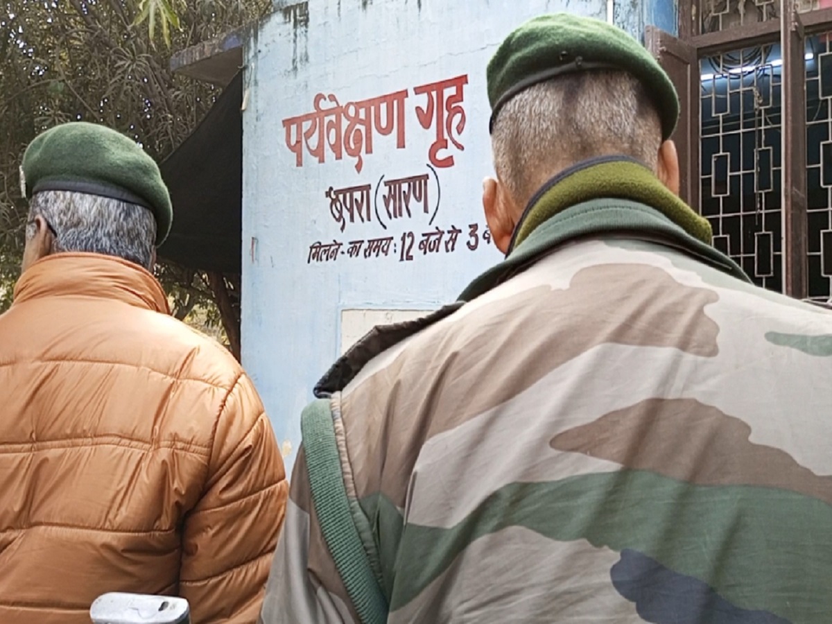 बाल सुधार गृह में ड्यूटी करने गए होमगार्ड जवान की बाल कैदियों ने कर दी हत्या | Deshaj Times छपरा रिमांड होम में बाल कैदियों ने होमगार्ड जवान की हत्या कर दी.