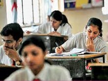 UP Board Model paper: यूपी बोर्ड 12वीं के स्टूडेंट चेक करें इंग्लिश मॉडल पेपर