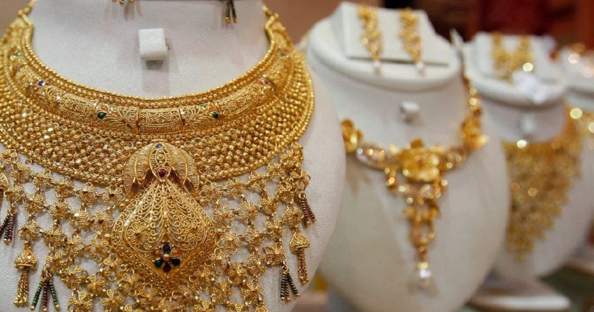 Today Gold Price : सोना दूसरे दिन भी महंगा, चांदी के भी रेट बढ़े, शादियों के सीजन में आज कितना पहुुंचा रेट - gold silver price today latest news update on 12