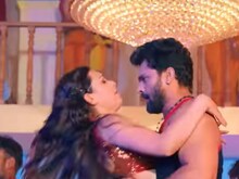खेसारी लाल यादव ने 'Kamariya' ने मचाया धमाल, करोड़ों बार देखा गया ये वीडियो