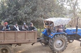 शर्मनाक: किसान की मौत के बाद नहीं मिला शव वाहन, ट्रैक्टर से ले गए डेडबॉडी