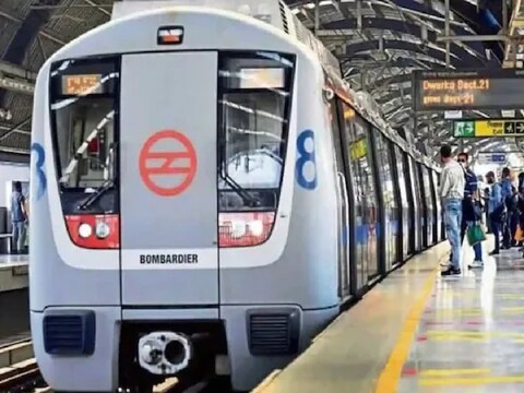 दिल्‍ली के राजीव चौक मेट्रो स्‍टेशन का गेट नंबर 4 रविवार को बंद रहेगा. 