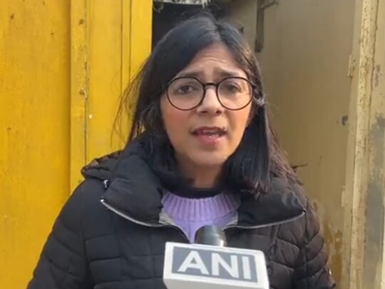 दिल्‍ली महिला आयोग की अध्‍यक्ष स्‍वा‍ति मालीवाल ने इंद्रप्रस्‍थ कॉलेज को नोटिस जारी किया है. - वीडियो ग्रैब) 