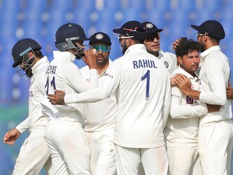  ऑस्ट्रेलिया से भारत का मुकाबला फरवरी में होगा. बॉर्डर गावस्कर ट्रॉफी की शुरुआत 9 फरवरी से होगी. टीम इंडिया को चार टेस्ट में से 3 में जीत दर्ज करनी ही होगी. जिसके बाद फाइनल का रास्ता पूरी तरह से साफ हो जाएगा. (PIC: AP)