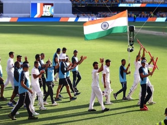  भारत और ऑस्ट्रेलिया के बीच दूसरा टेस्ट दिल्ली में होना है. यहां दोनों के बीच 7 टेस्ट खेले गए हैं. भारत ने 3 तो ऑस्ट्रेलिया ने एक मैच जीता है. तीसरा टेस्ट धर्मशाला में होना है. यहां भारत-ऑस्ट्रेलिया के बीच एक टेस्ट खेला गया है और इसमें भी टीम इंडिया को जीत मिली. सीरीज का अंतिम मैच अहमदाबाद के नरेंद्र मोदी स्टेडियम में खेला जाएगा. यहां पहली बार दोनों के बीच कोई टेस्ट मैच खेला जाएगा. (AFP)