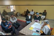 आदेश के खिलाफ मैदान में उतरे प्रिंसिपल, मामले में प्रशासन को करना पड़ा हस्तक्षेप