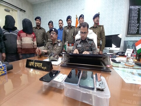 गोपालगंज पुलिस की गिरफ्त में लुटेरे