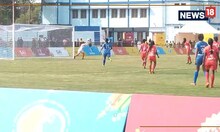 Balaghat News: कभी लड़कों को फुटबॉल खेलते देखती थी, आज प्रदेश की महिला टीम में हैं उमा  
