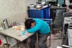 जबलपुर में रात में सफाई करते-करते युवक की हुई मौत, सुबह टेबल पर मिली लाश