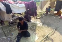 Kaimur News : हर साल यूपी से बिहार आता है यह परिवार, बांस की टोकरी बनाकर करता है व्यवसाय