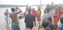 Bihar News: गंगा मैया को मनाने में जुटे बिहार के इस गांव के लोग, जानिए क्या है मामला